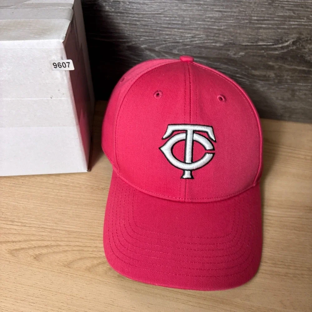 Minnesota Twins Hat Cap Snap Back Pink MLB Baseball Adjustable Girls '47